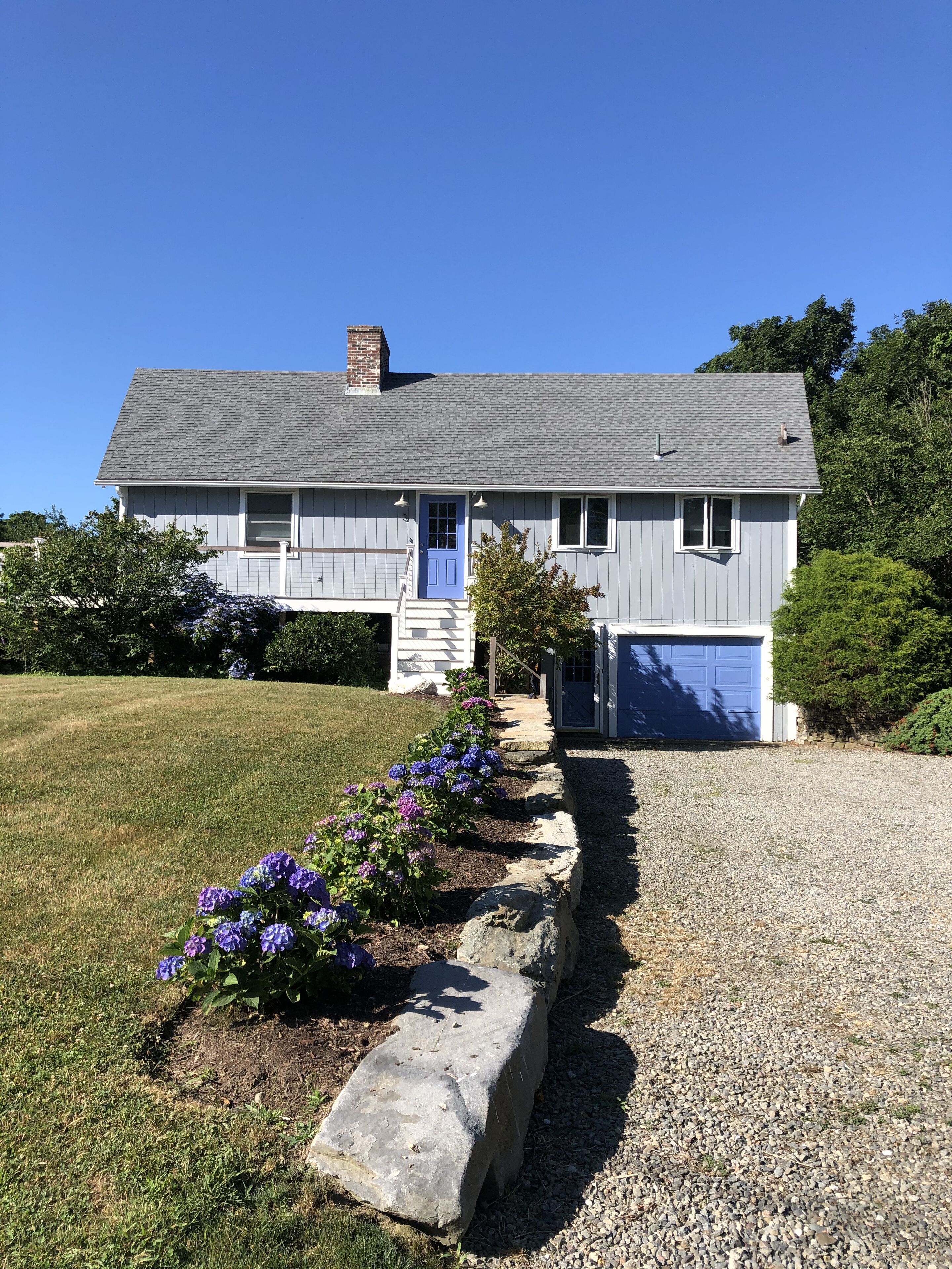 Sunny Summer Beach House near South Shore Beach