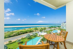 Pool - It's 5 O'clock Somewhere, Penthouse PH3-5 3Bdrm (Eagle Beach)