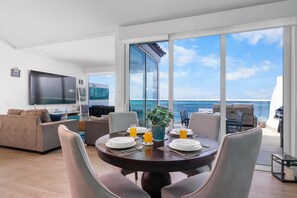 Dining - It's 5 O'clock Somewhere, Penthouse PH3-5 3Bdrm (Eagle Beach)