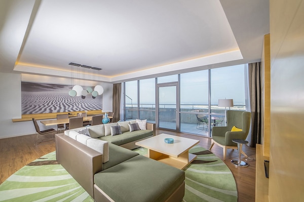 Royal Suite, Sea View | Living area | 32-inch flat-screen TV with satellite channels