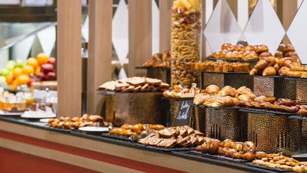 Frokost, lunsj og middag serveres