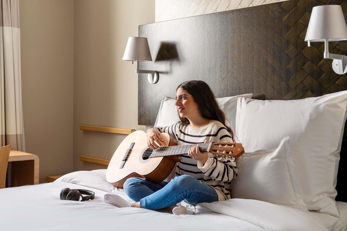 Habitación estándar doble, 1 cama doble | Caja fuerte, escritorio, espacio para trabajar con un portátil