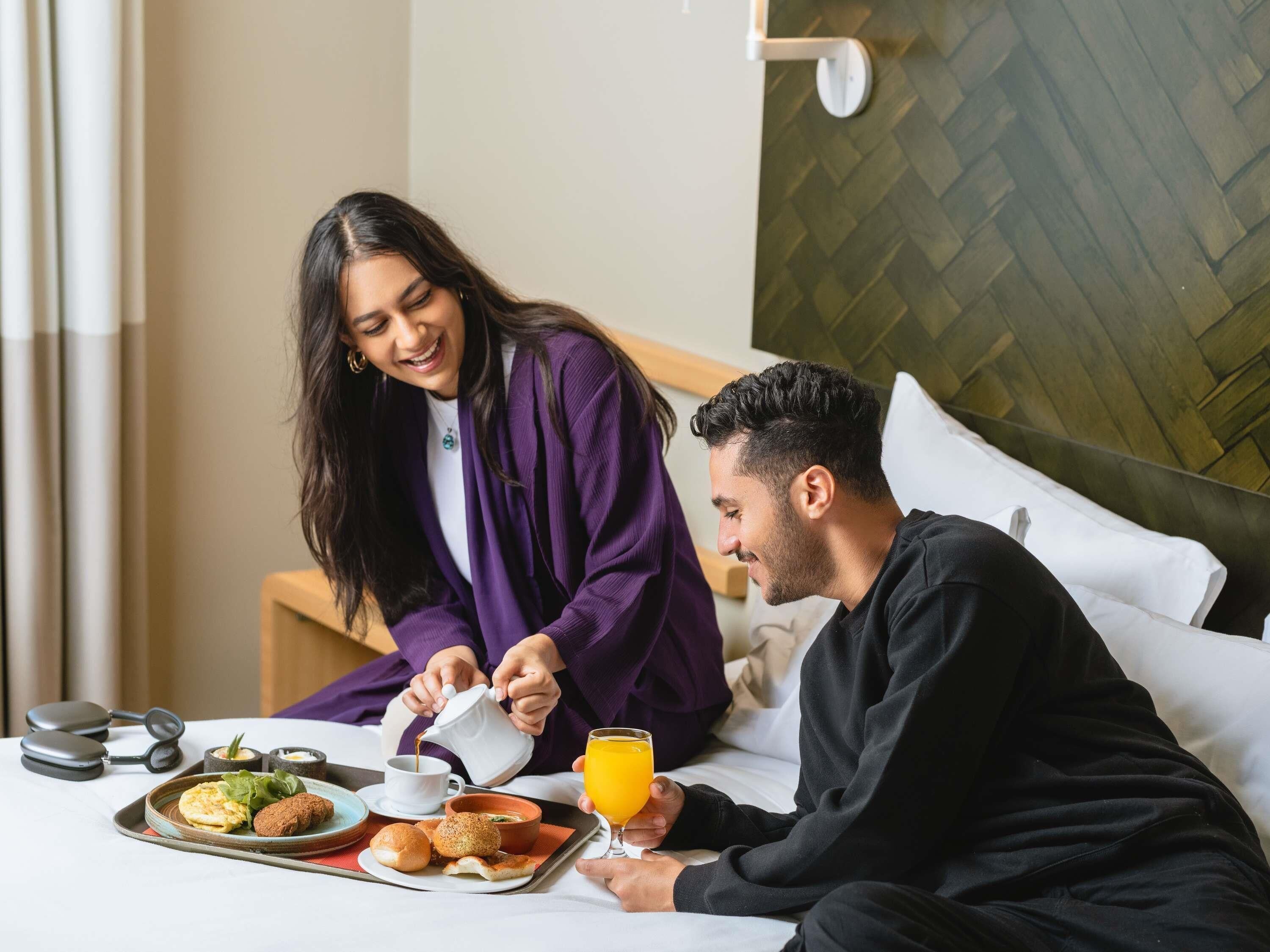 Phòng đôi Tiêu chuẩn, 1 giường đôi | Két bảo mật tại phòng, bàn, khu vực làm việc phù hợp cho laptop 