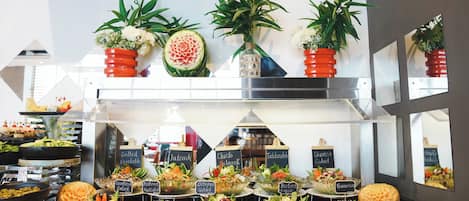 2 Restaurants, Frühstück, Mittagessen, Abendessen, internationale Küche