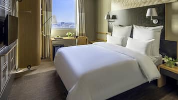 In-room safe, desk, laptop workspace, blackout drapes