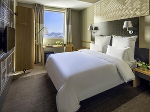 In-room safe, desk, laptop workspace, blackout drapes - ibis Jeddah City Center (Jeddah)