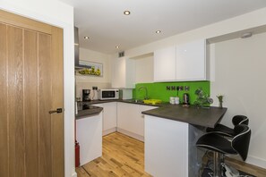 Standard Apartment, 2 Bedrooms (Apartment - 8) | Hypo-allergenic bedding, WiFi, bed sheets