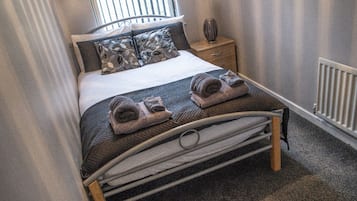 Hypo-allergenic bedding, WiFi, bed sheets