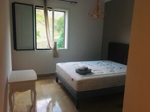 2 chambres, fer et planche à repasser, Wi-Fi gratuit, draps fournis