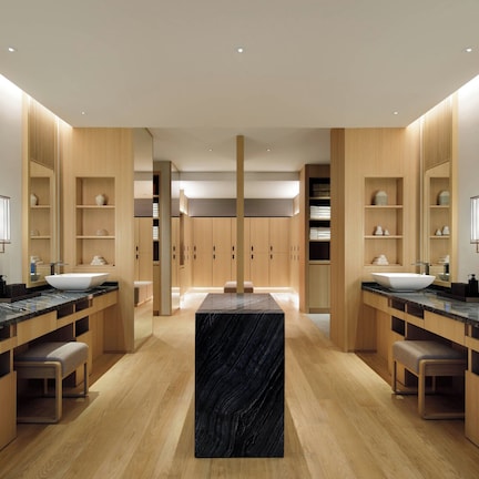 Couples treatment rooms, sauna, hot tub, hot springs, body treatments