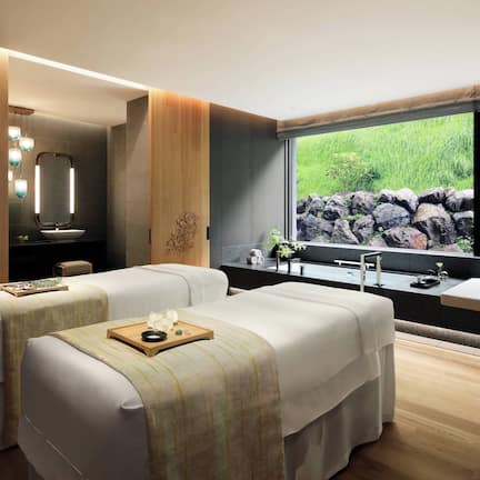 Couples treatment rooms, sauna, hot tub, hot springs, body treatments