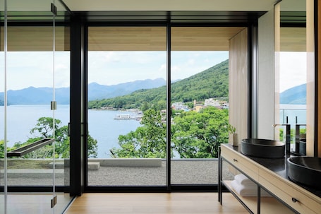 Luxury Suite, 1 King Bed (Balcony) | Bathroom | Combined shower/tub, rainfall showerhead, free toiletries, hair dryer. The Ritz-Carlton, Nikko