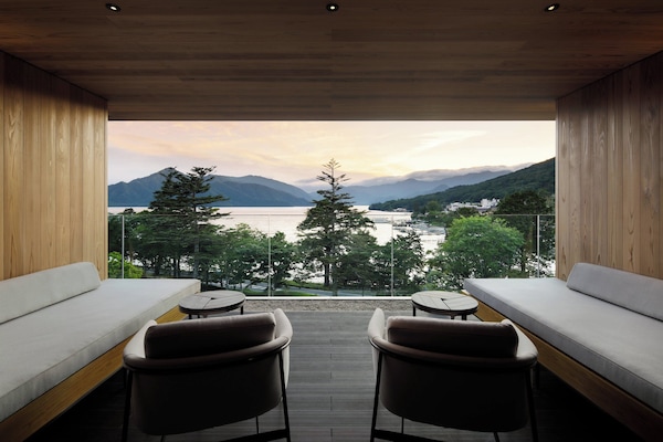 Suite, 1 King Bed, Balcony, Lake View (Balcony) | Premium bedding, minibar, in-room safe, laptop workspace