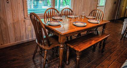 Spacious wooded View chalet just miles from all local attractions!