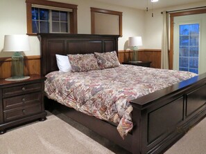 3 chambres, fer et planche à repasser, Wi-Fi, draps fournis