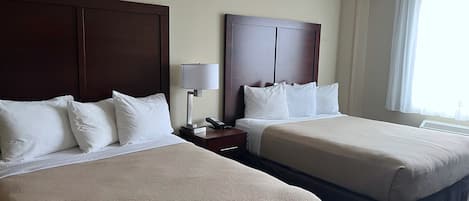 Bureau, rideaux occultants, fer et planche à repasser, Wi-Fi gratuit