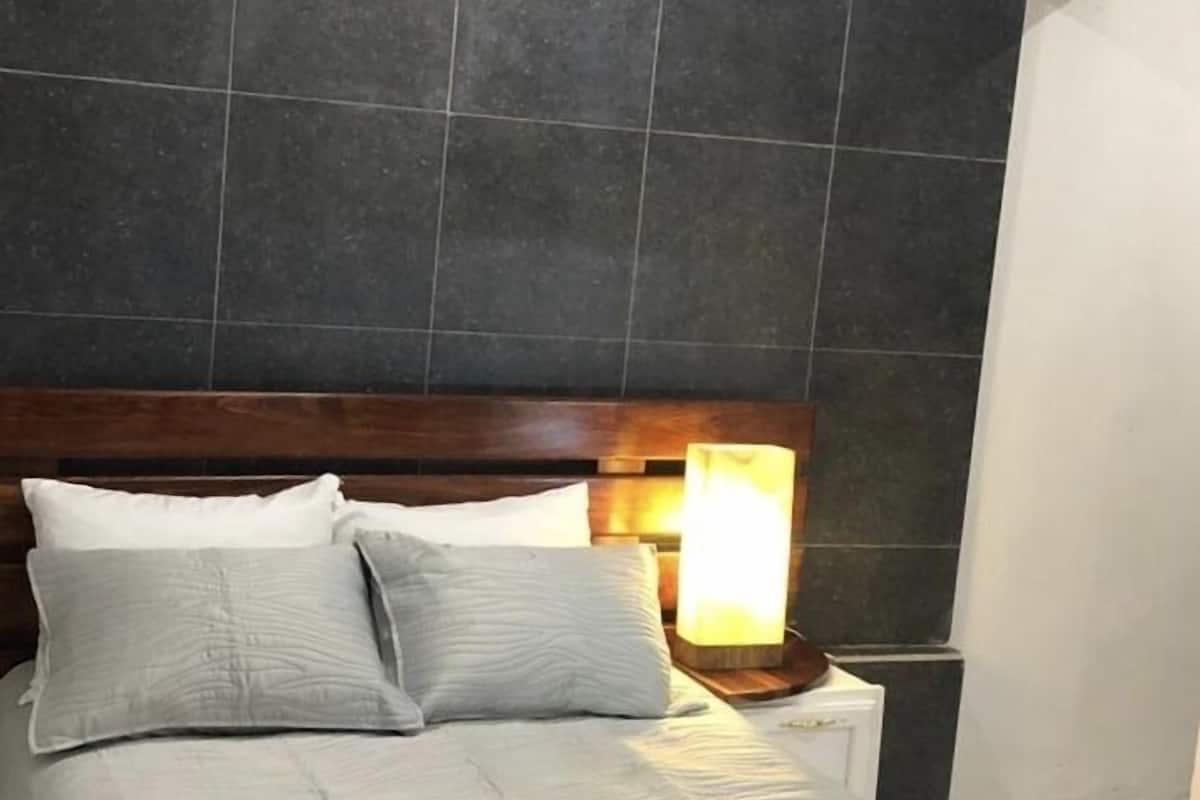 Chambre Double Premium | Literie de qualité supérieure, couette en duvet d'oie