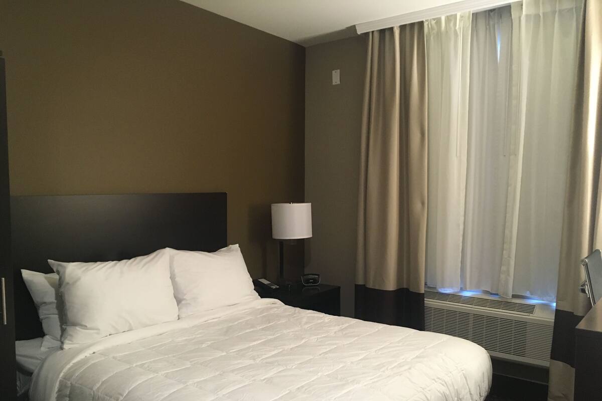 Desk, free WiFi, bed sheets