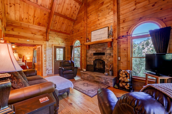 Sit around the fire and enjoy drinks and chatting.