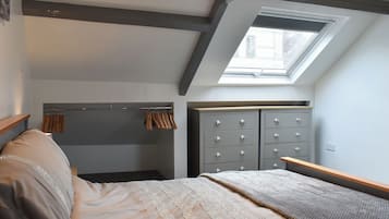 3 bedrooms, free WiFi, bed sheets