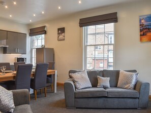 TV - 3 bedroom accommodation in Whitby (Whitby)