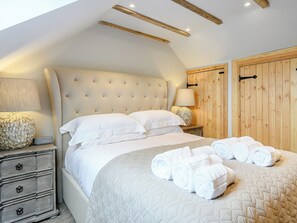 2 quartos, berço de viagem, Wi-Fi de cortesia, roupa de cama