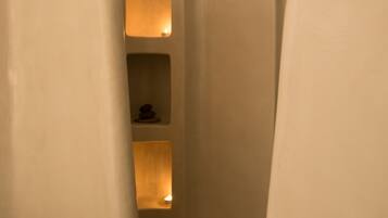 Suíte, piscina particular | Chuveiro