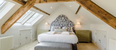 4 bedrooms, free WiFi, bed sheets