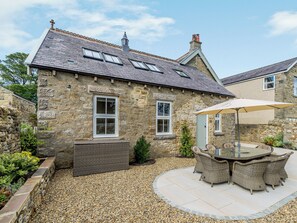 Outdoor dining - 4 bedroom accommodation in Slaley, near Hexham (Slaley, near Hexham)