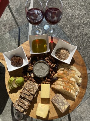 Alimentos y bebidas