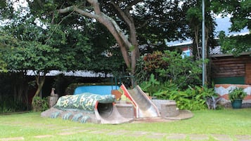 Khu vui chơi trẻ em - ngoài trời