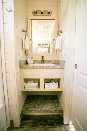 เคบิน, 2 ห้องนอน | ห้องน้ำ