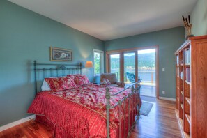 3 slaapkamers, een bureau, reisbedje, wifi