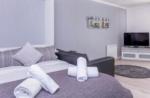 1 bedroom, iron/ironing board, WiFi