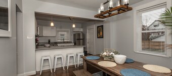 Cincy home sleeps 18!