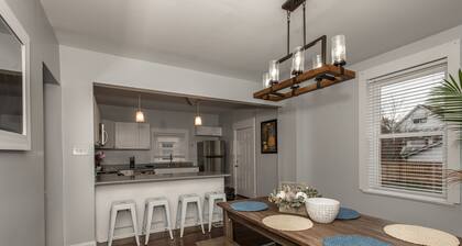 Cincy home sleeps 18!