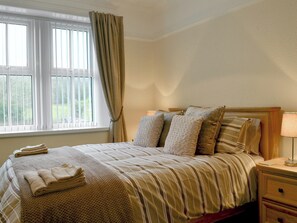 4 bedrooms, free WiFi, bed sheets