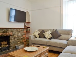 Fireplace - 4 bedroom accommodation in Bassenthwaite, near Keswick (Bassenthwaite, near Keswick)