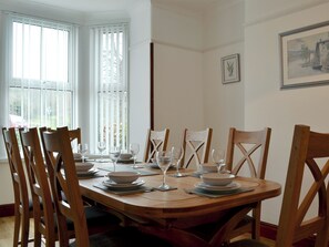 Dining - 4 bedroom accommodation in Bassenthwaite, near Keswick (Bassenthwaite, near Keswick)