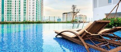 An infinity pool