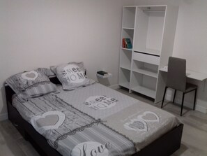 2 habitaciones, escritorio y wifi 