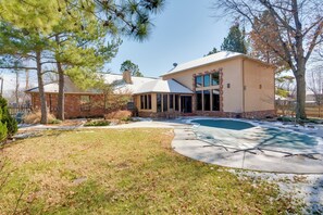 Exterior - Luxe Home w/ Private Pool & Game Room in Vinita (Vinita)