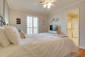 4 habitaciones, escritorio, internet y ropa de cama
