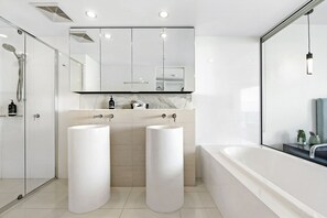 Apartment | Bathroom