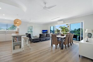Apartment | Living area | Smart TV, Netflix, streaming services - Arc Resort Stunning 3 BDR in Broadbeach (Broadbeach Waters)