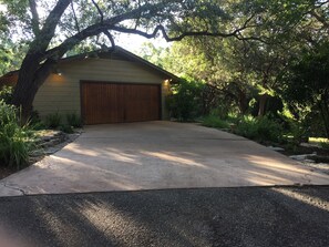 Property grounds - Secluded yet close to everything! (Austin)