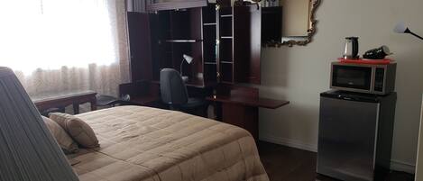1 bedroom, desk, iron/ironing board, free WiFi