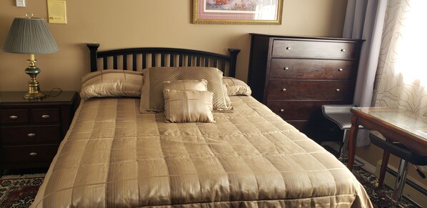 1 bedroom, desk, iron/ironing board, free WiFi