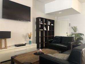 Lobby sitting area - Studios on King (Newcastle)