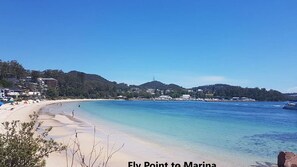 Beach nearby - Magnus Gardens, 4/7 Magnus St - beautiful air conditioned unit with filtered water views & WIFI (Nelson Bay)